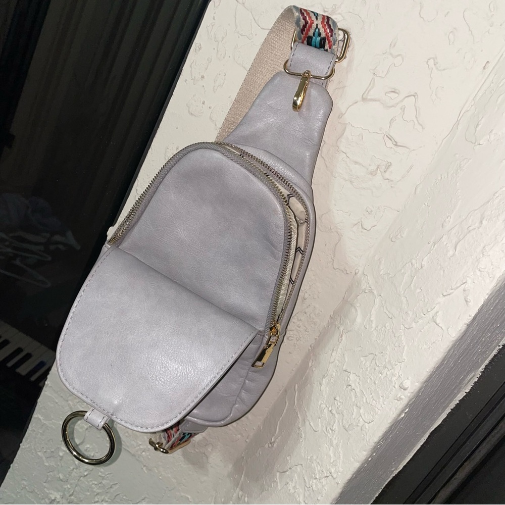 Chic Silver Leather Backpack With Patterned Strap - image 5
